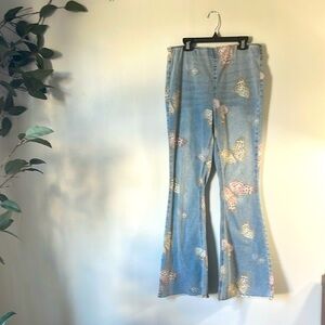 No Boundaries Butterfly Print Juniors Flared Jeans Size Medium (7-9) Pockets